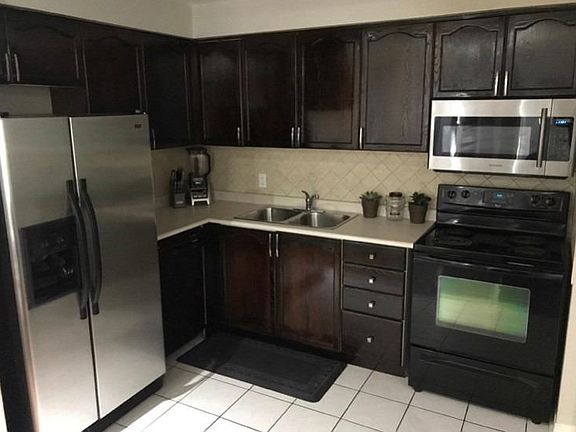4th image of 5950 Glen Erin Dr #46