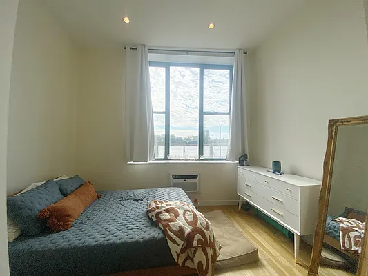 Rented by City Connections Realty | media 14