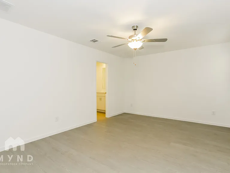 10116 Dalgreen Cir — Photo 12