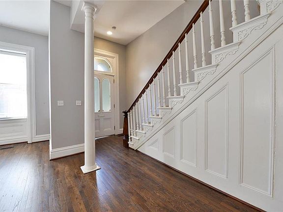 3rd image of 909 Soulard St #911