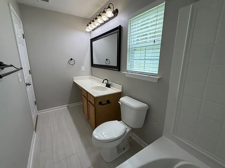 70 Hamilton Grove Dr — Photo 16