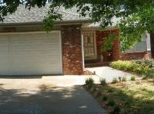 2806 Glen St, Springdale, AR 72762