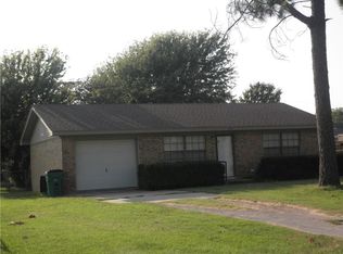 205 N College St, Granite, OK 73547