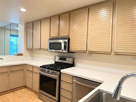 4th image of 465 Navaro Way Unit 115