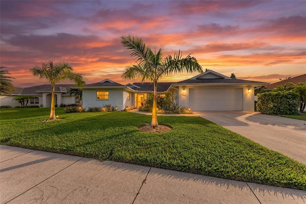 3 bed, 2.0 bath, 2073 sqft, $3,400 — Photo 1