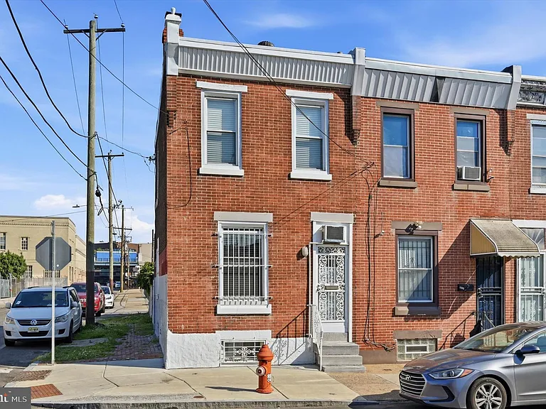 3220 Jasper St — Photo 1