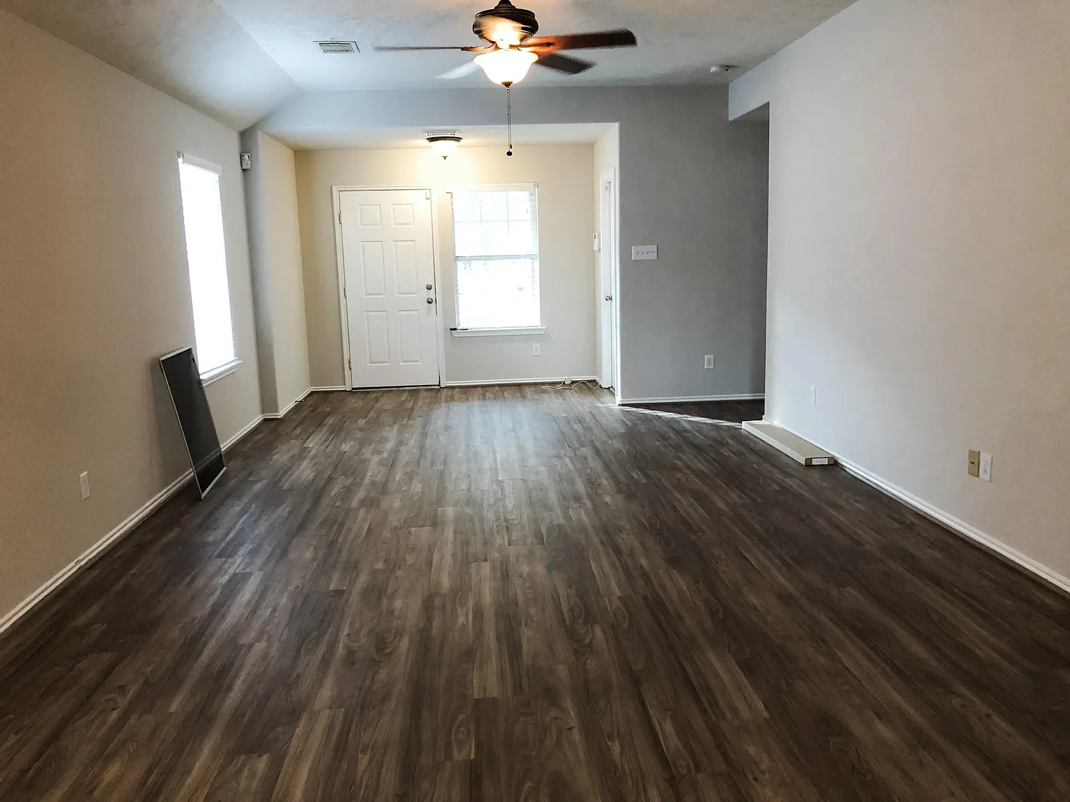 3 bed, 2.0 bath, 1250 sqft, $1,650 — Photo 3