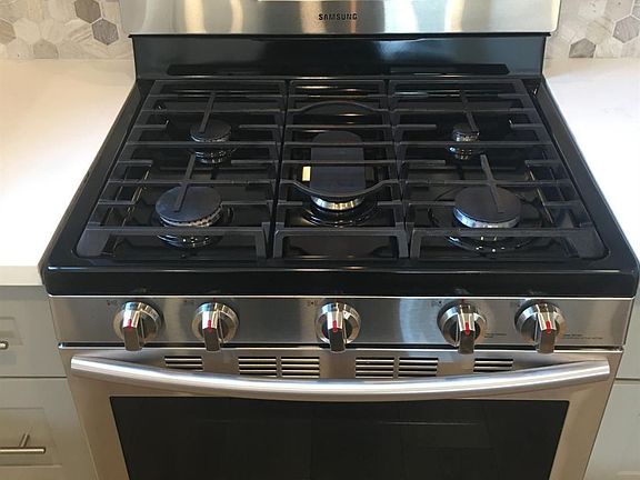 5th image of 46 Jasper Pl