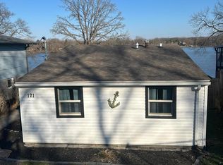 121 W Lakeview Dr, Lowell, IN