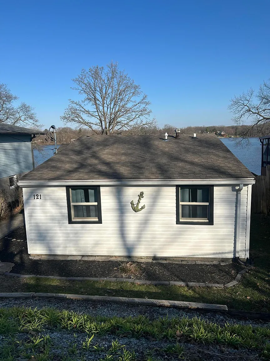 121 W Lakeview Dr photo 1