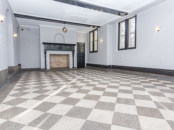 2nd image of 7147 S Jeffery Blvd #405