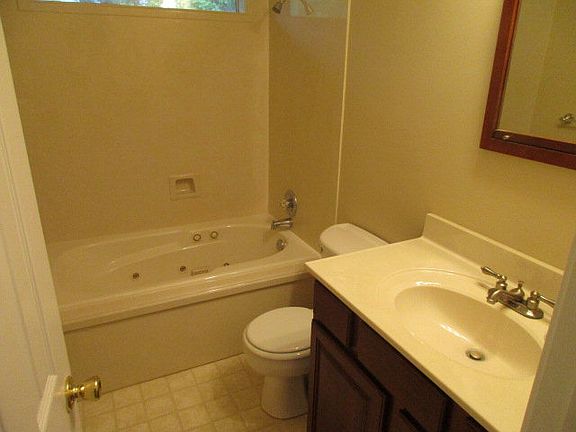 4th image of 104 Meadowood Dr