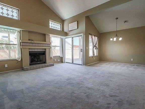5th image of 1584 Leatherleaf Dr