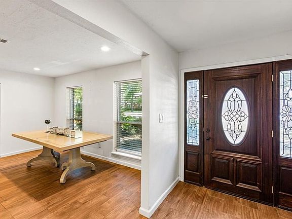 4th image of 751 Langwood Dr