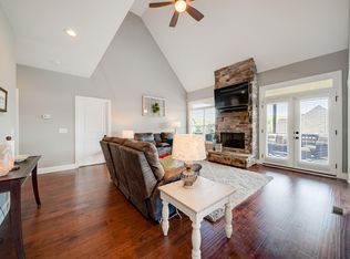 1071 Dorset Dr, Hendersonville, TN 37075