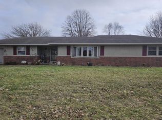 609 Maple Dr, Frankfort, IN 46041
