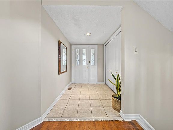 3rd image of 1 Strathbury St
