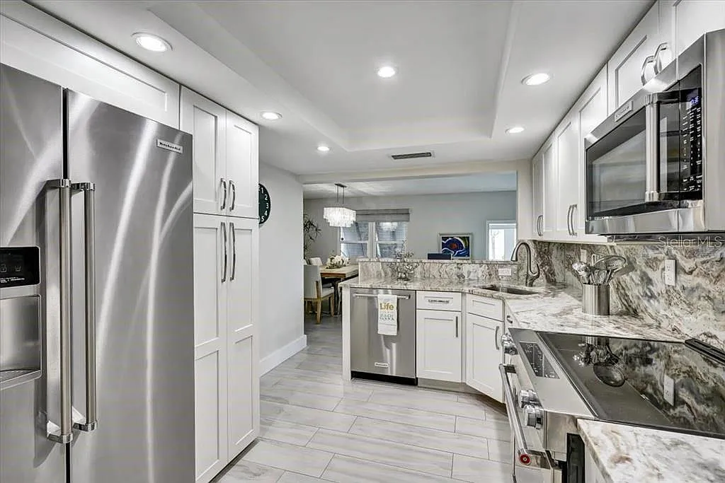 2 bed, 2.0 bath, 1319 sqft, $12,296 — Photo 3