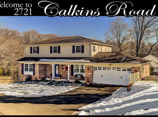 2721 Calkins Rd, Herndon, VA 20171
