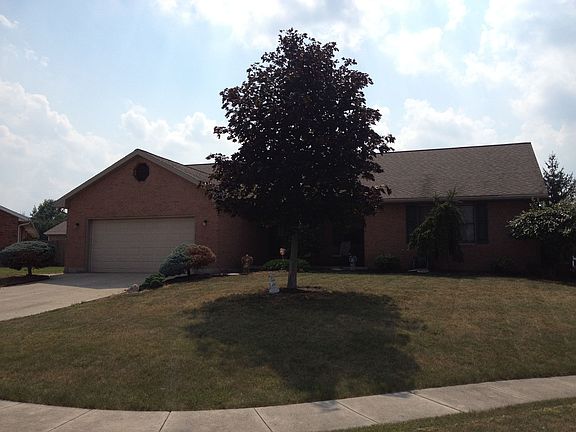 3rd image of 104 Hastings Ct