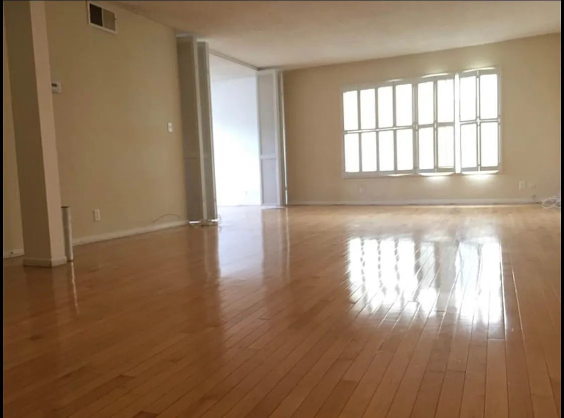 2 bed, 983 sqft, $2,850 — Photo 2