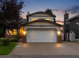 107 N Hawkhill Pl NW, Calgary, AB T3G 2V4
