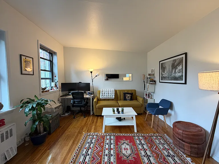 266 W 22nd St #3 — Photo 4