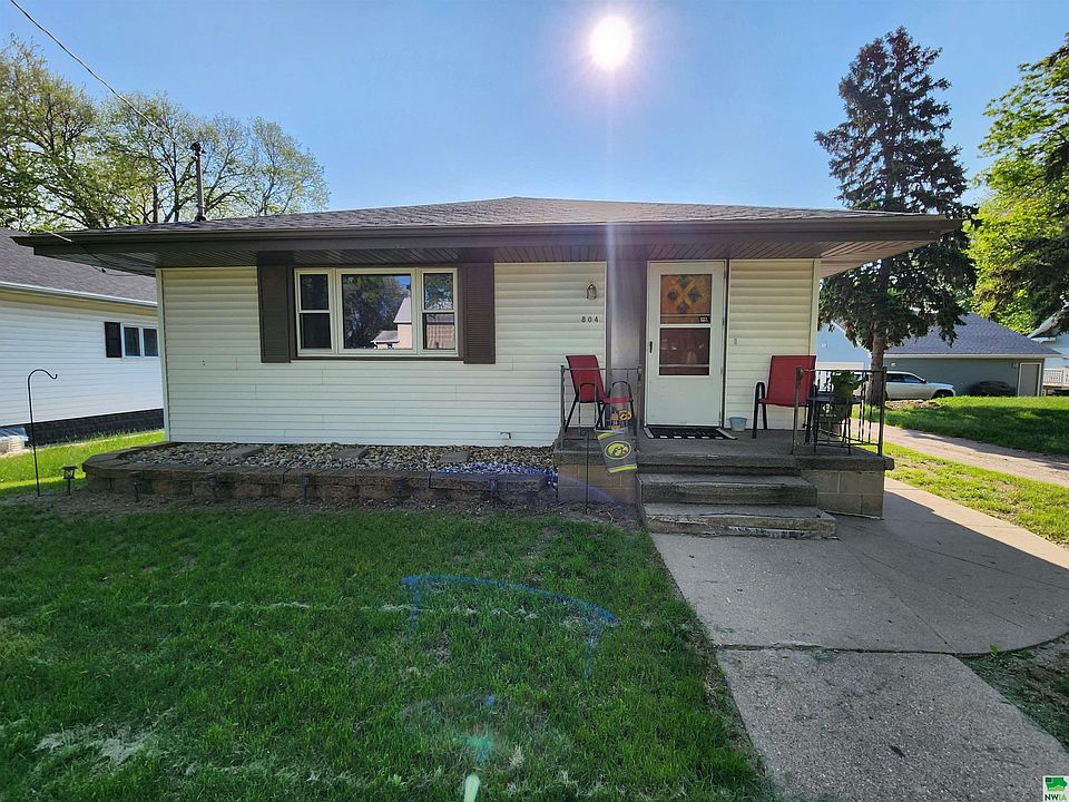 1st image of 804 S Westcott St