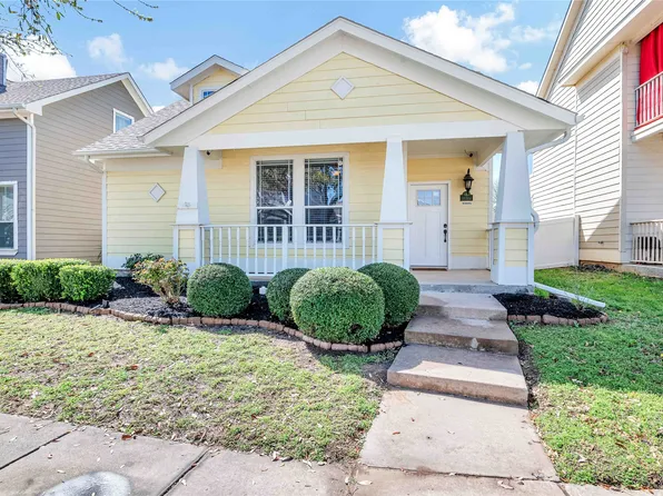 10304 Franklin Dr, Aubrey, TX 76227