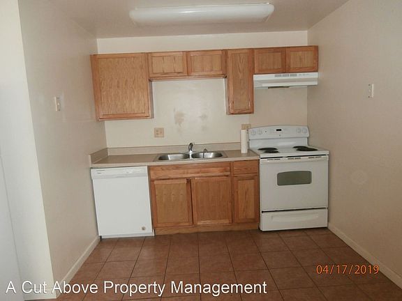 4th image of 1040 Western Dr APT 1