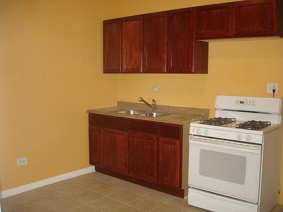 3rd image of 913 N Long Ave #1