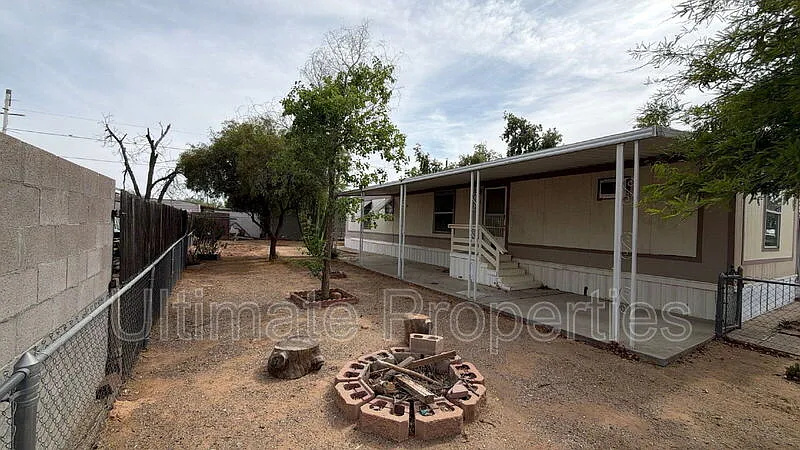 2 bed, 2.0 bath, 840 sqft, $1,395 — Photo 2