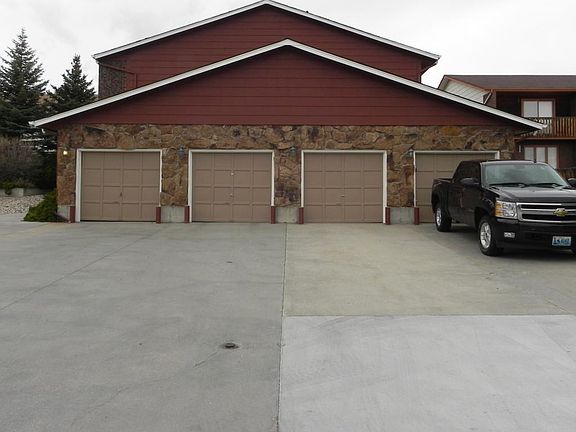 Single garage for no charge!