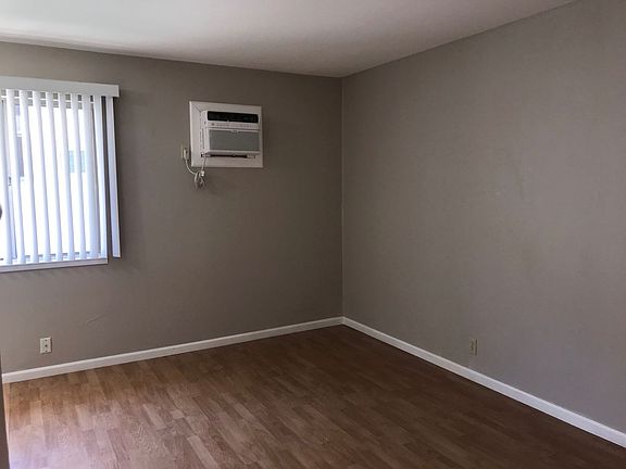 4th image of 2208 H St #H-8
