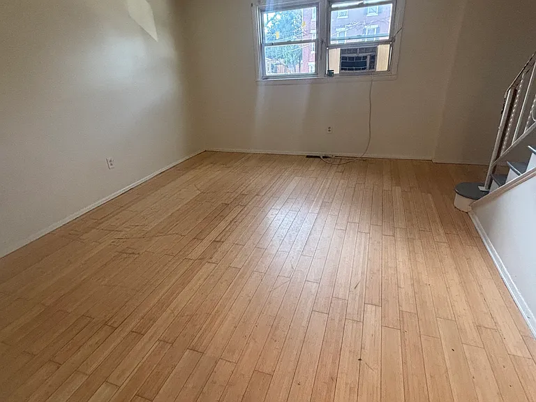 828 George St — Photo 4