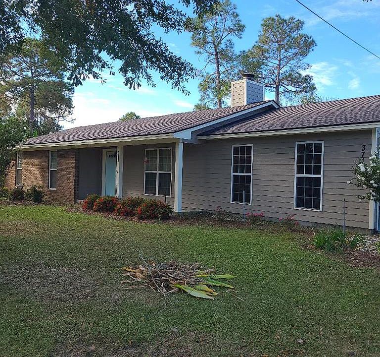 1st image of 3716 Robin Ln