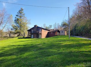 80 Fellowship Dr, Whittier, NC 28789