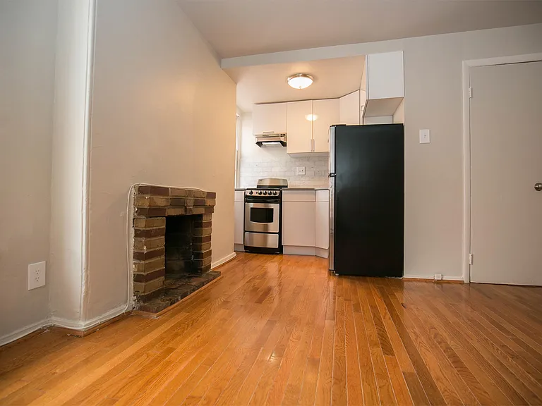 927 Pine St #303 — Photo 9