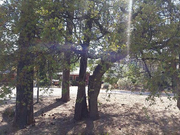 4th image of 921 S Hemlock Ave