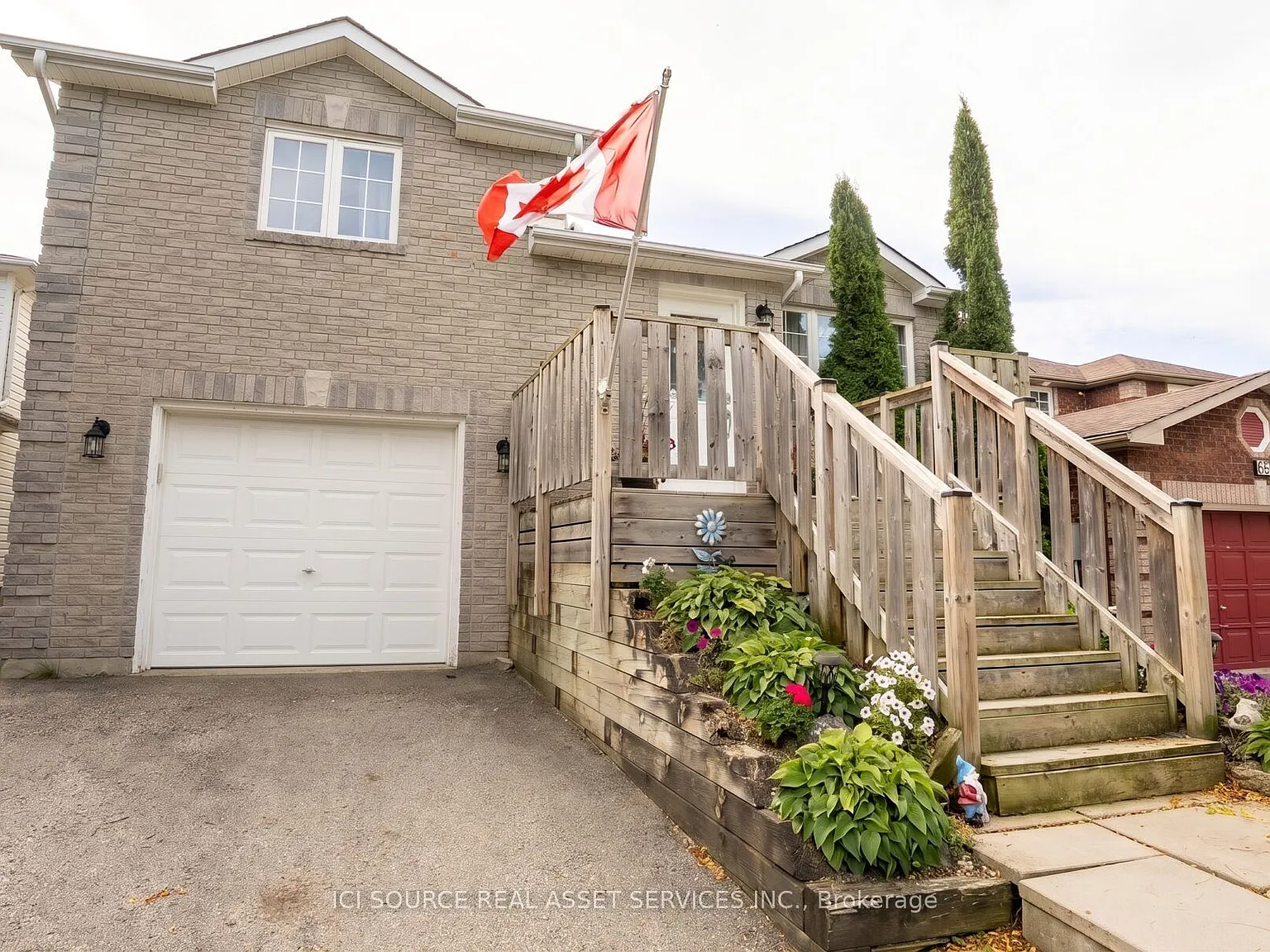 3 bed, $2,500 — Photo 1