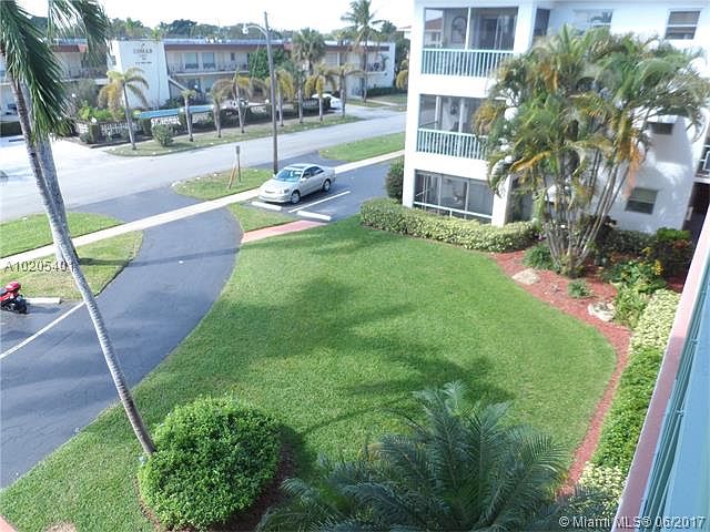 1st image of 515 S Crescent Dr APT 305