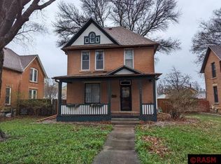 618 Belgrade Ave, North Mankato, MN 56003