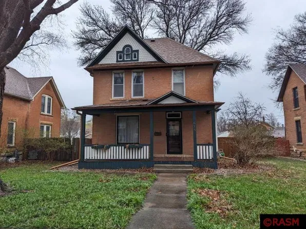 618 Belgrade Ave, North Mankato, MN 56003
