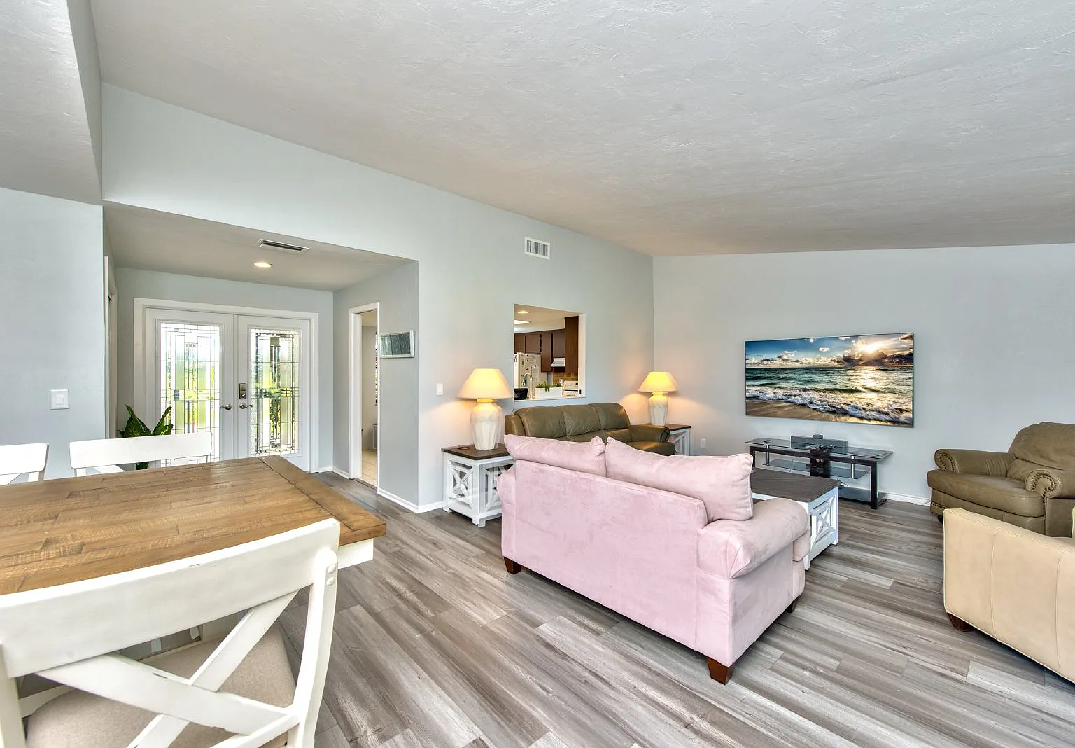 2 bed, 2.0 bath, 1222 sqft, $2,500 — Photo 2
