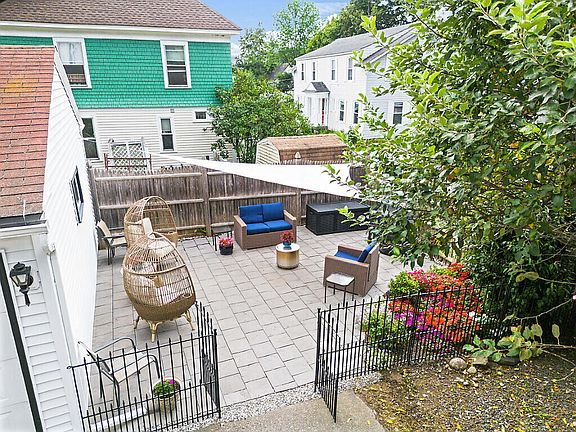 3rd image of 19 S Chestnut Street