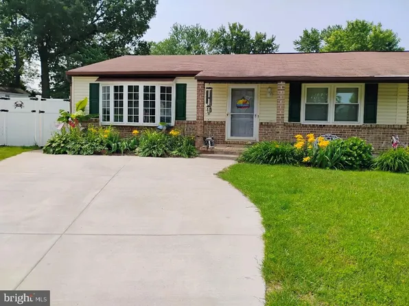 1088 Notley Ct, Pasadena, MD 21122