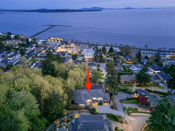 1266 Everall St, White Rock, BC V4B 3S5