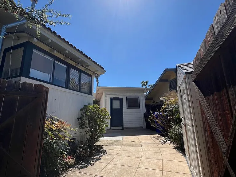 2123 Pine St — Photo 24
