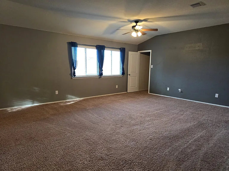 5561 Othello Dr — Photo 53