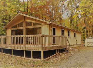 1561 Lake Ln, Pocono Lake, PA 18347